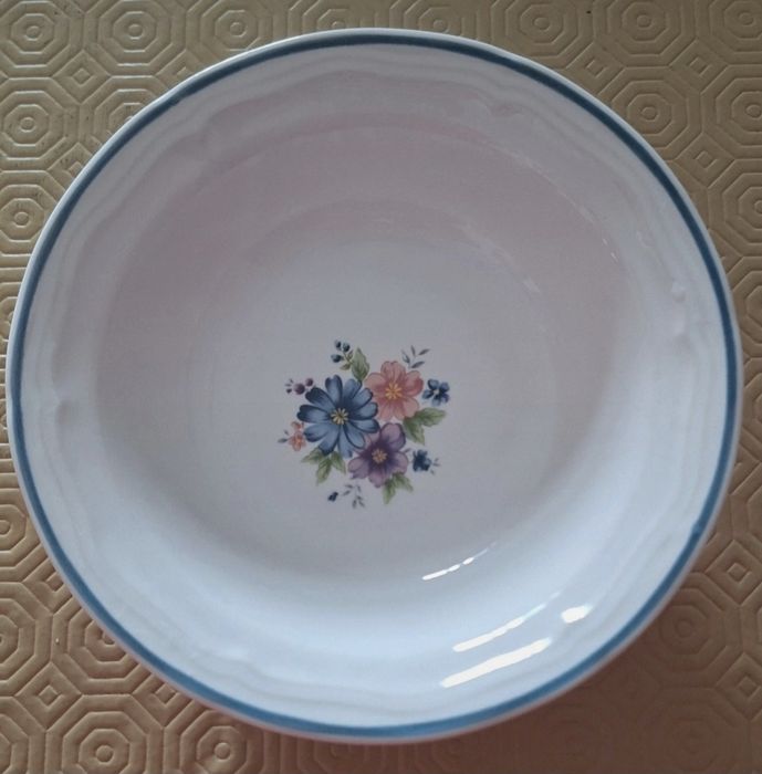 Pratos da Provincial Bouquet