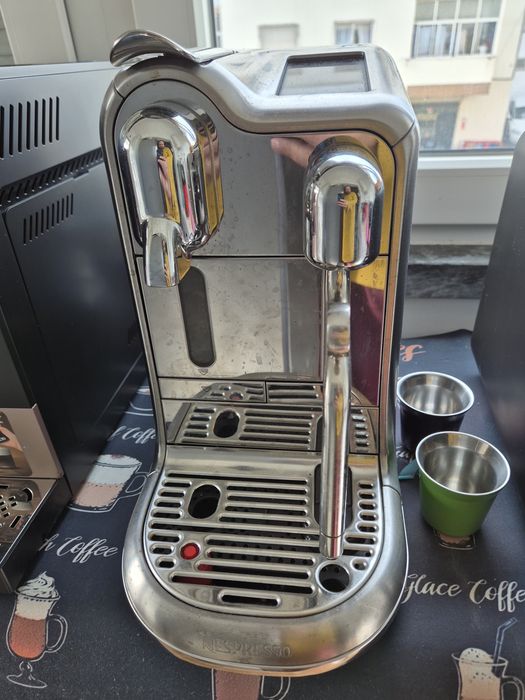 Máquina de café Nespresso Creatista Pro
