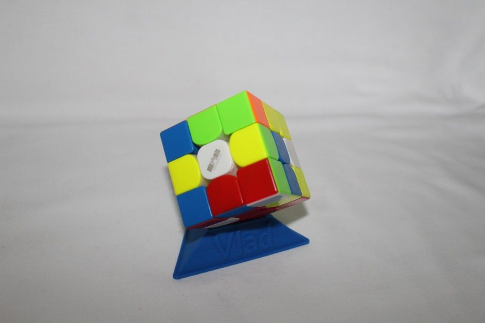 Підставка для кубік-рубіка з вашим надписом