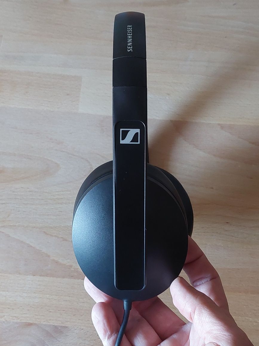 Auscultadores Sennheiser HD300