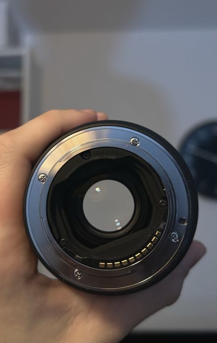 Obiektyw Sony FE 85mm f/1.8 (stan idealny)