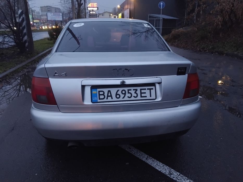 Ауди, Aydi А 4 ,газ- бензин