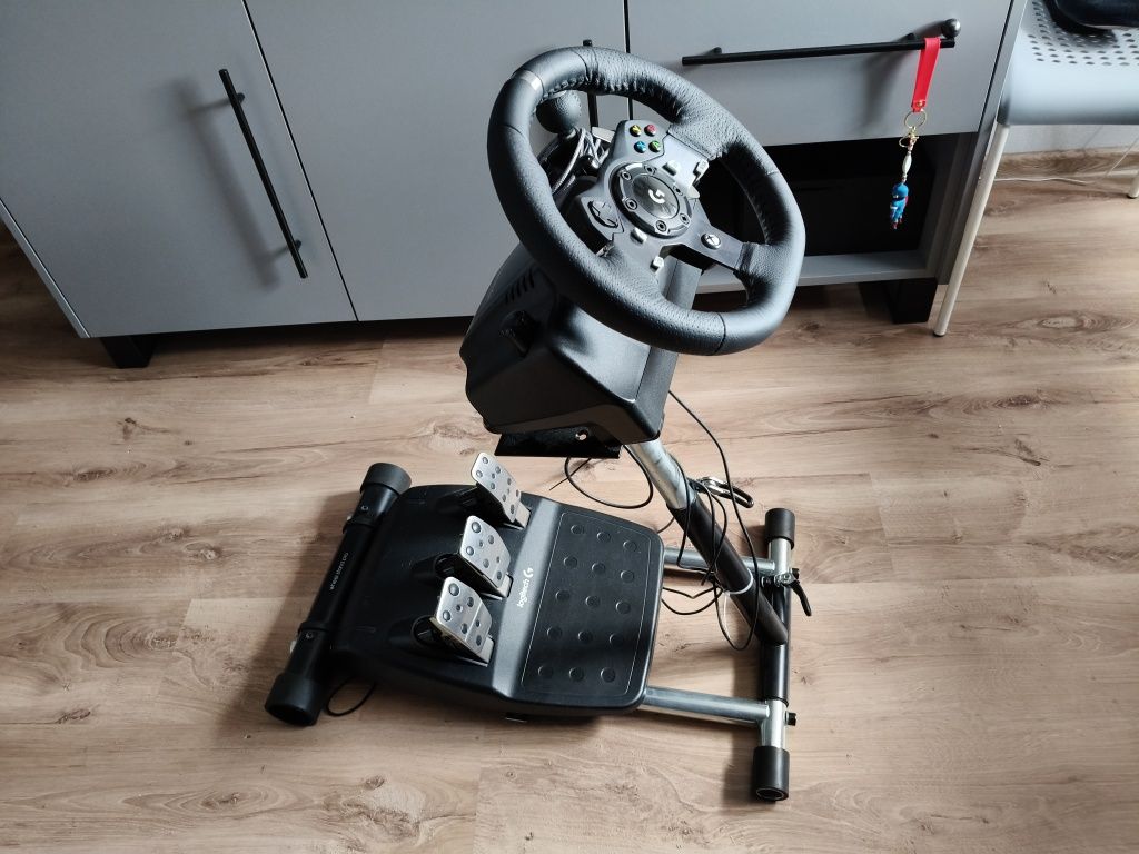 Sprzedam kierownicę Logitech