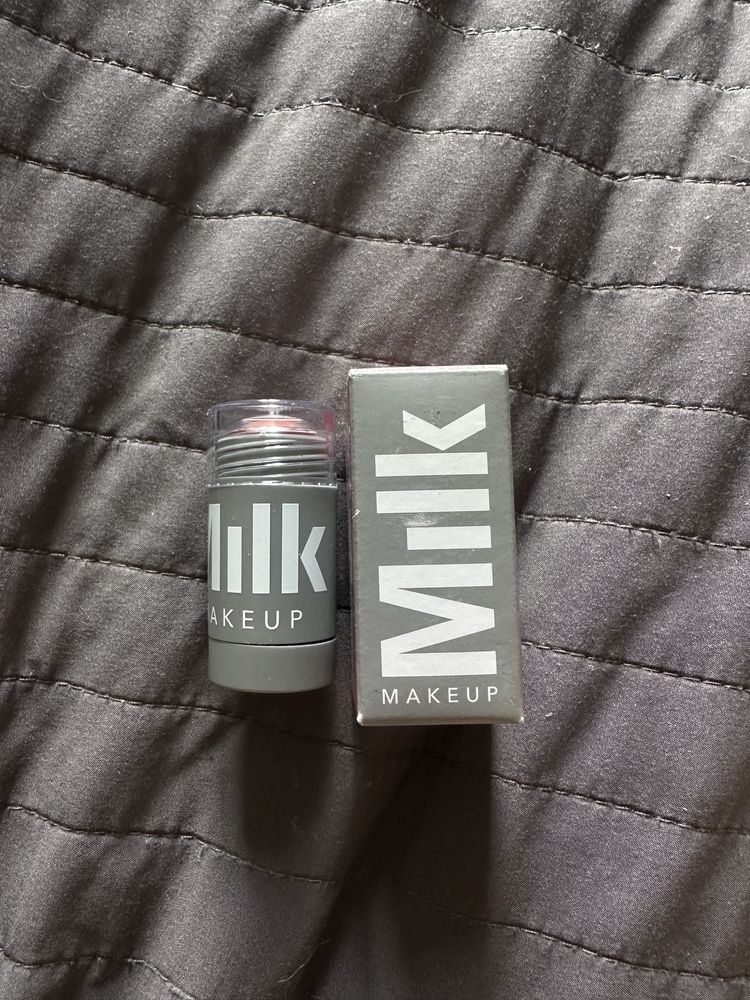 Milk Makeup róż do policzków