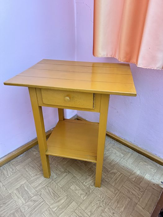 Stolik z szufladą/ szafą