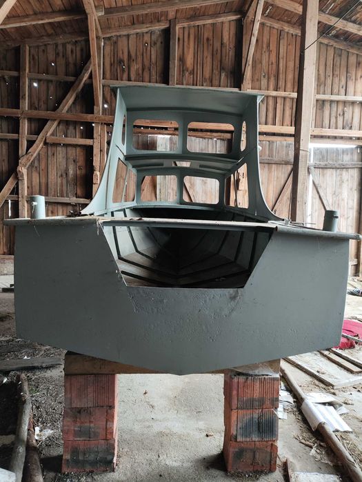 Łódź turystyczna kadłub stalowy 6 m x 1,6 m