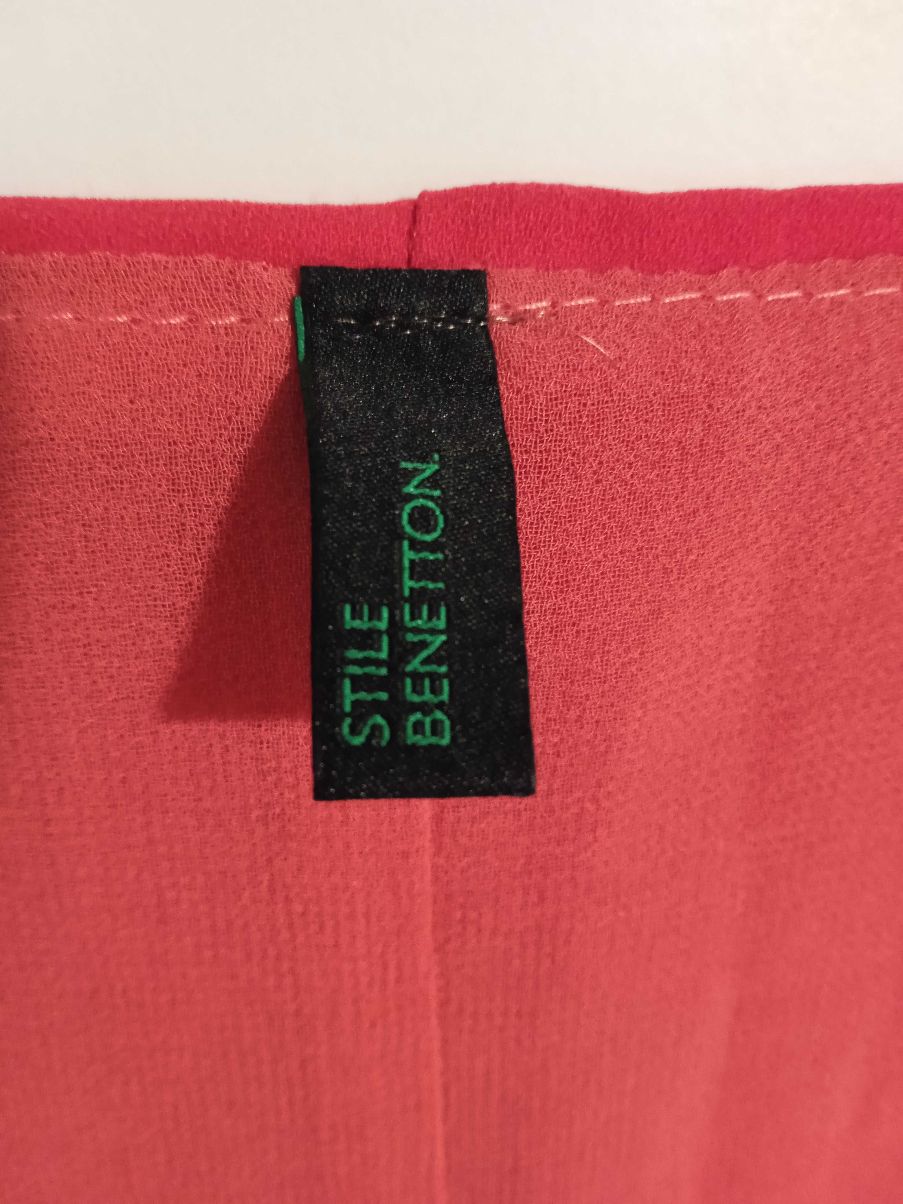 Różowa sukienka na szerokich ramiączkach M Benetton