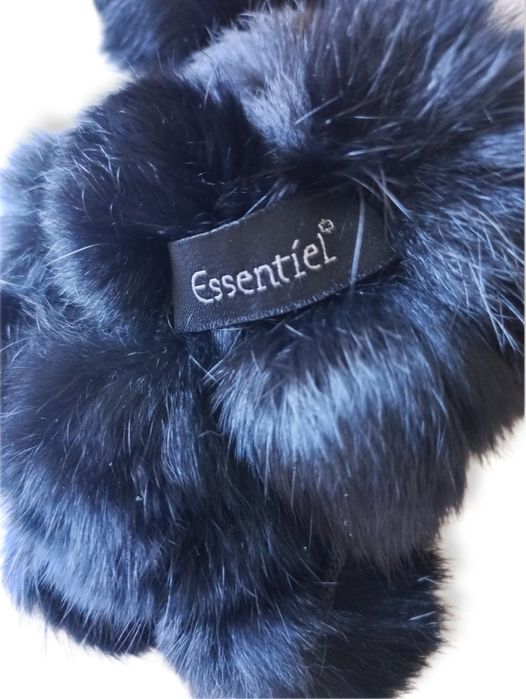 хутряний шарф Essentiel