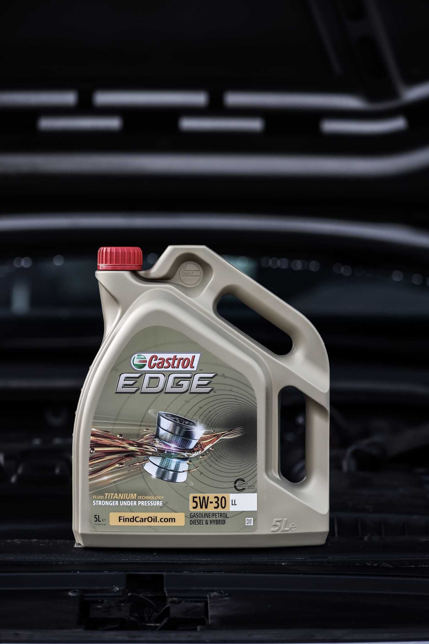 Olej Castrol Edge Titanium FST 5W30 LL - 5L - cena 218 zł.