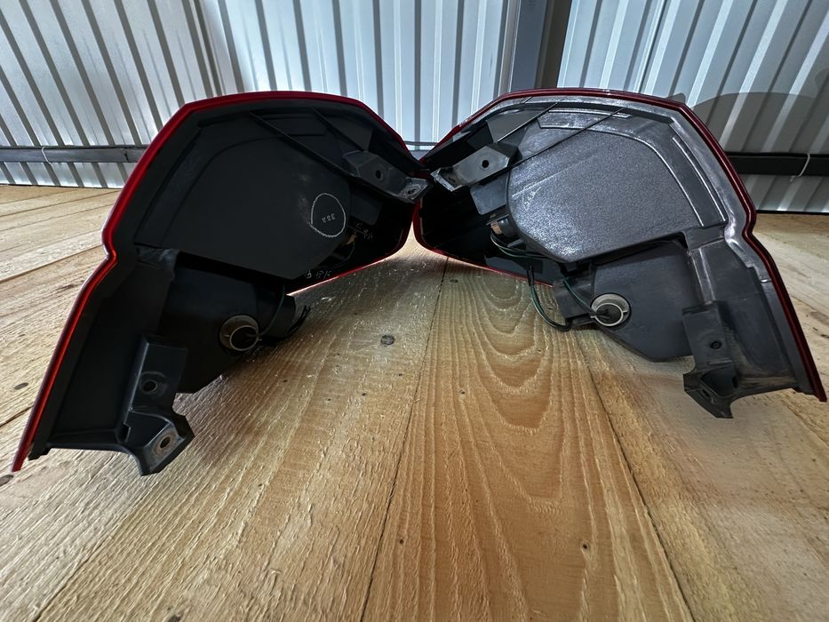 Фонарь задній стоп subaru Outback субару