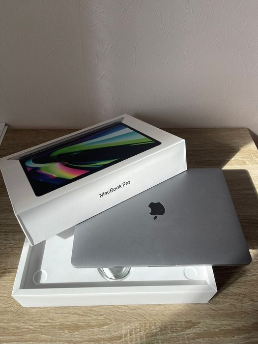 MacBook Pro 13 m2 16gb 256gb