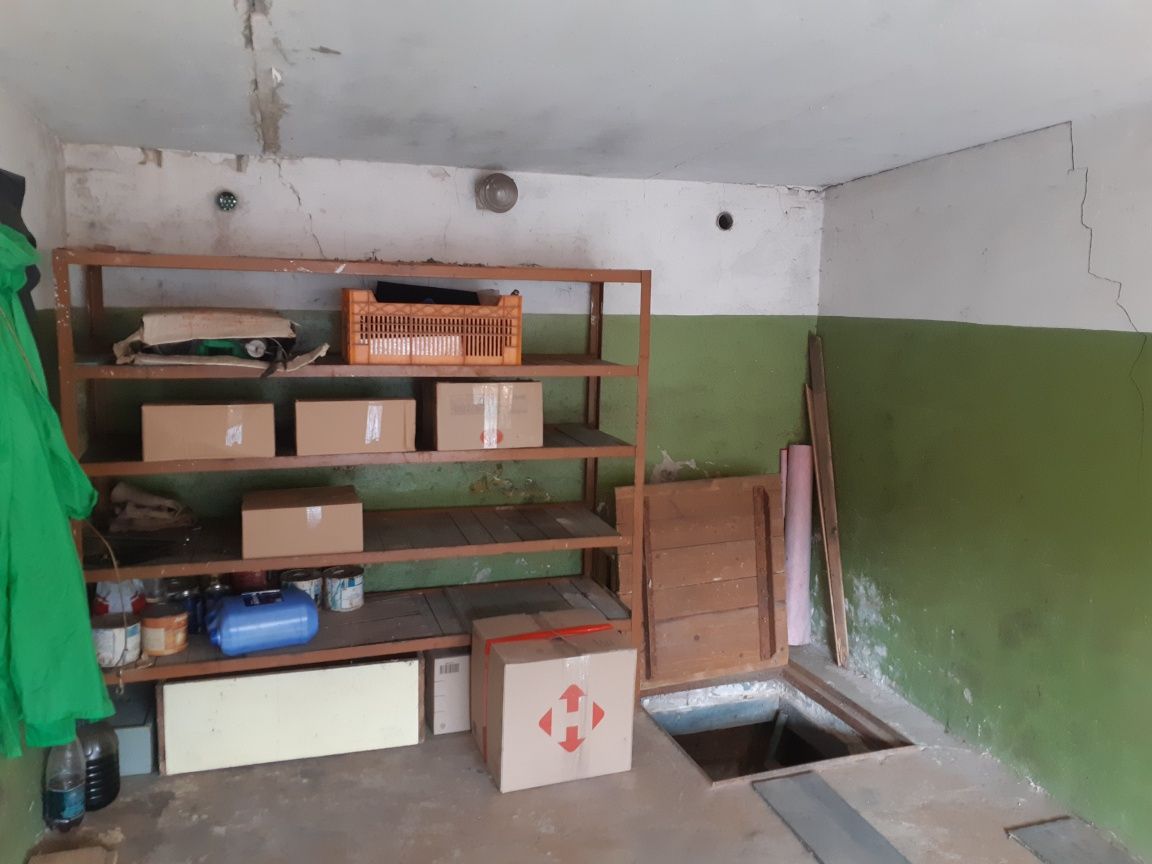 Продам гараж в центрі міста