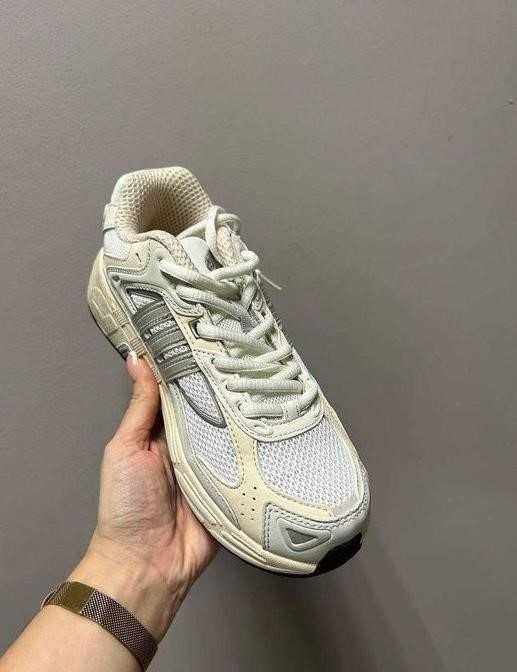 Женские кроссовки Adidas Response CL Ivory 36-40 адидас Наложка