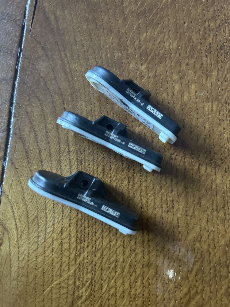 Czujnik TPMS ciśnienia opon Renault schrader
