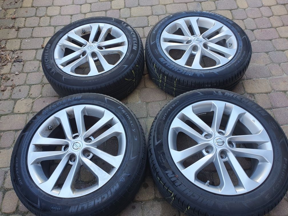 Oryginalne Felgi Koła 17" Nissan Qashqai 5x114.3 Et47 +215.55.17