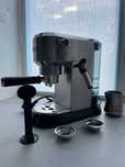 Ріжкова кавоварка DeLonghi EC 685 M Dedica