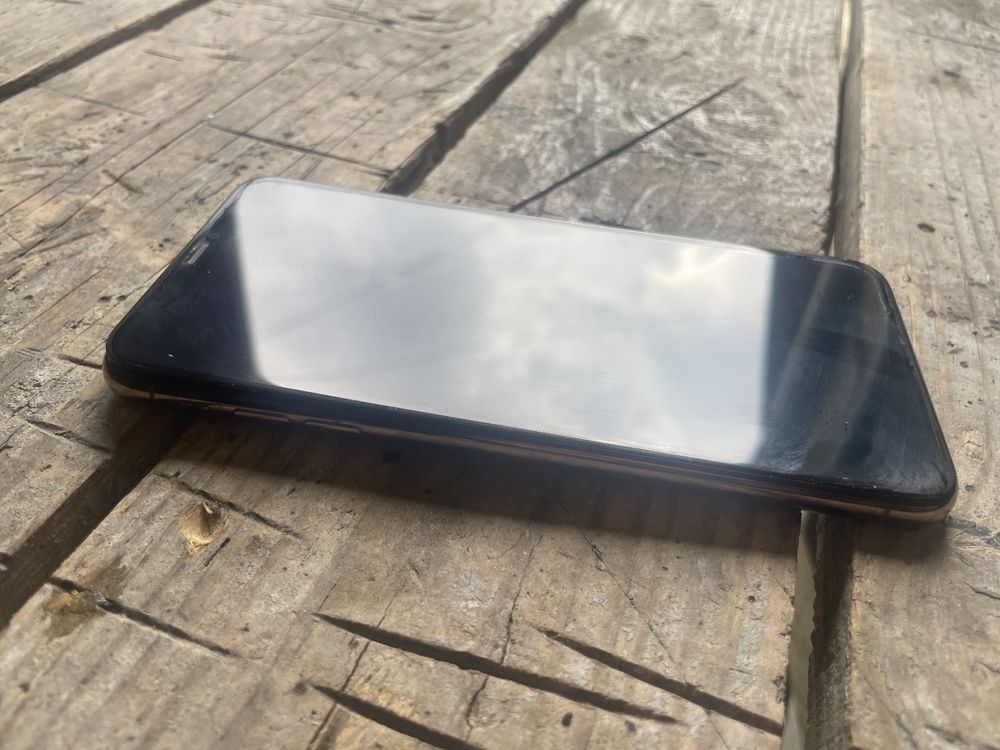 Iphone XS MAX 256gb потертый
