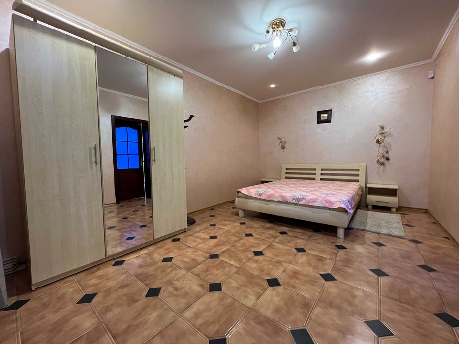 Продам 2-этажный дом в Подгородном, улица Низовая