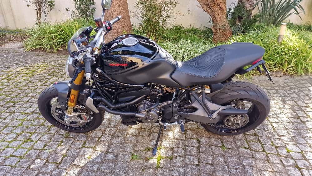 Ducati Monster 1200S - last edition Black on Black