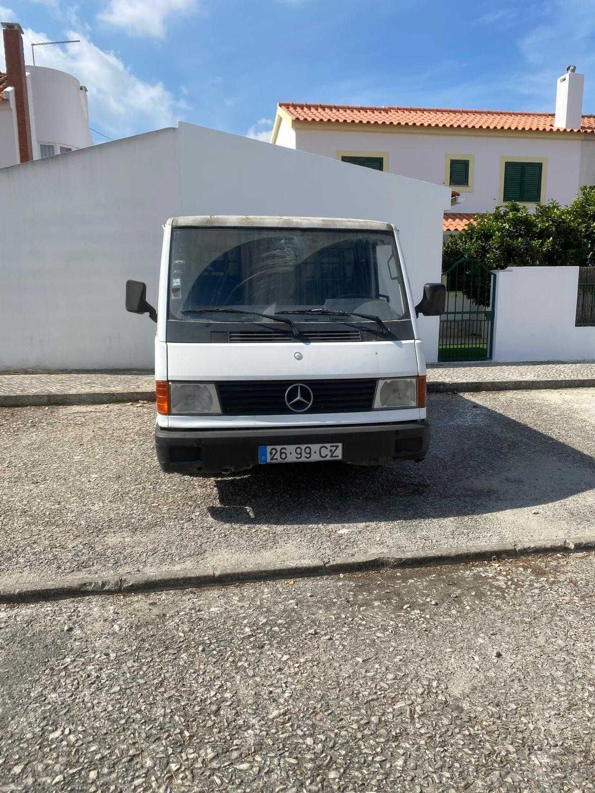 Carrinha Mercedes MB100 - TRANSFORMADA