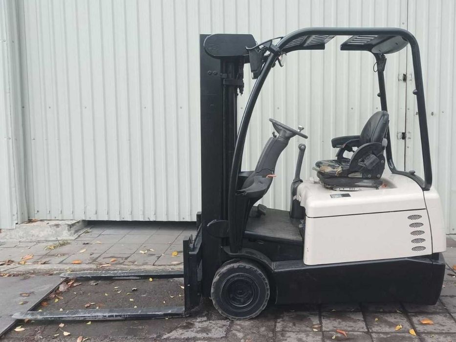 Вилковий навантажувач Crown SC 4220-1,3 Електронавантажувач в/п 1.3т