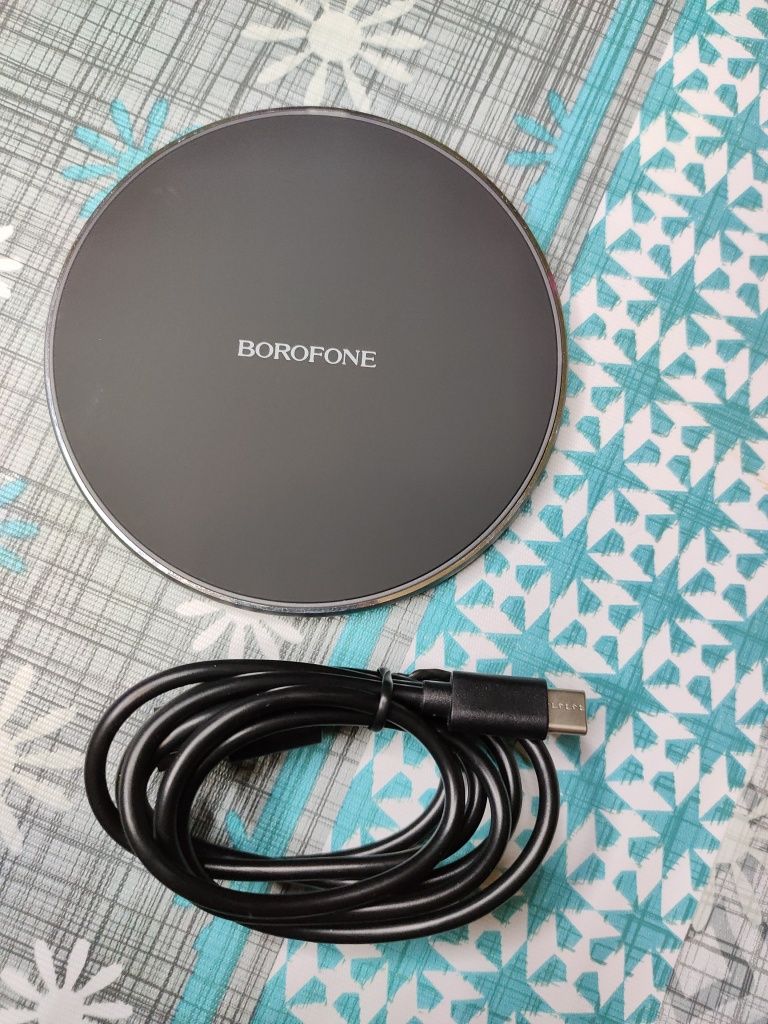 Бездротовий зарядний пристрій BOROFONE BQ3 Pro 15W Ultra Slim Wireless