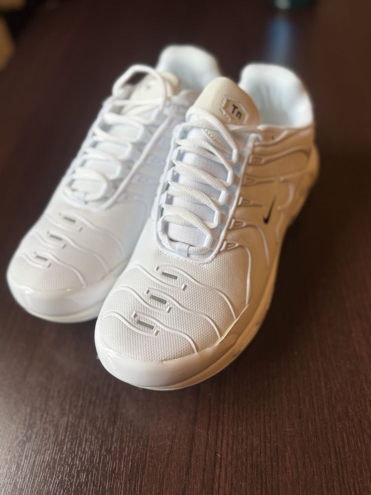 NIKE Air Max Plus TN Białe