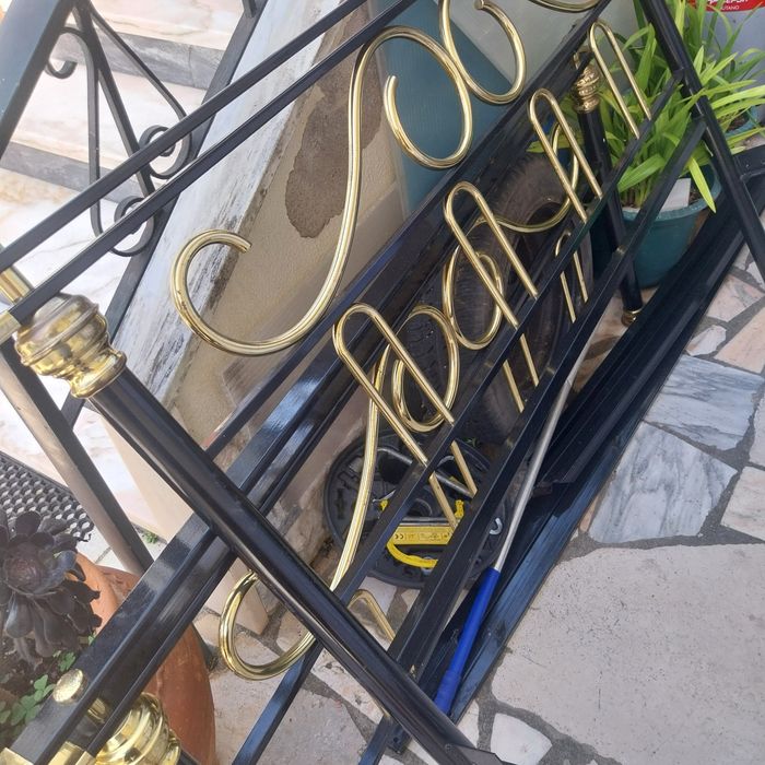 Cama de ferro sem estrado