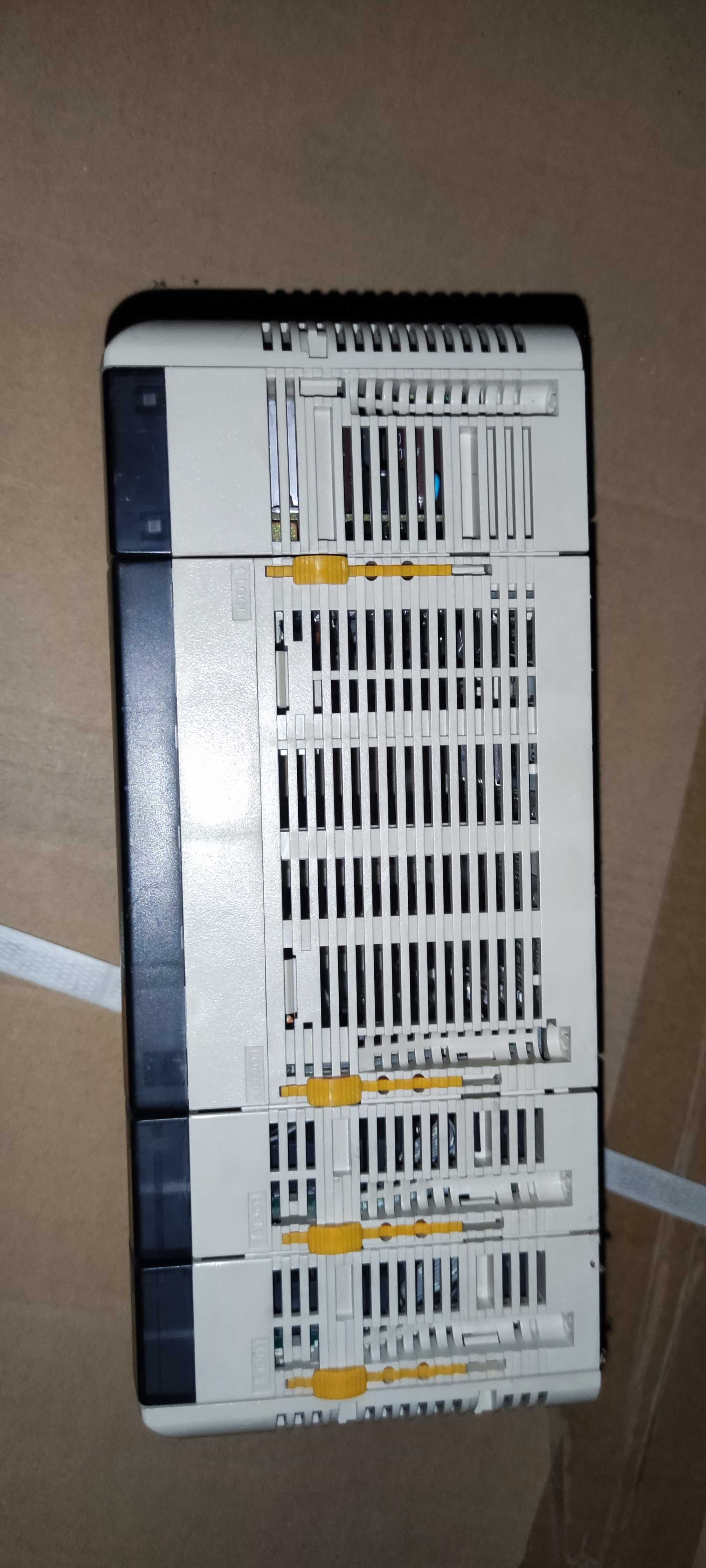 Omron SYSMAC CQM1 = CPU21 + zasilacz + 2 moduły OC222