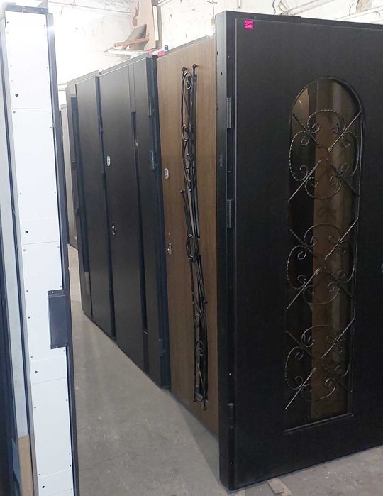 Вхідні двері вуличні в будинок і квартирні двери входные металлические