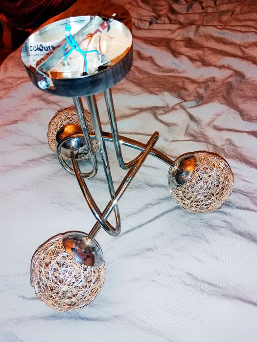 Lampa z metalu cromowany na sufit