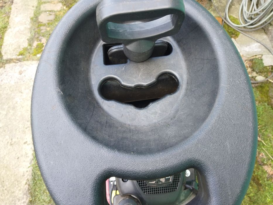 Rozdrabniacz do gałęzi spalinowy Kraftdele jak nowy.