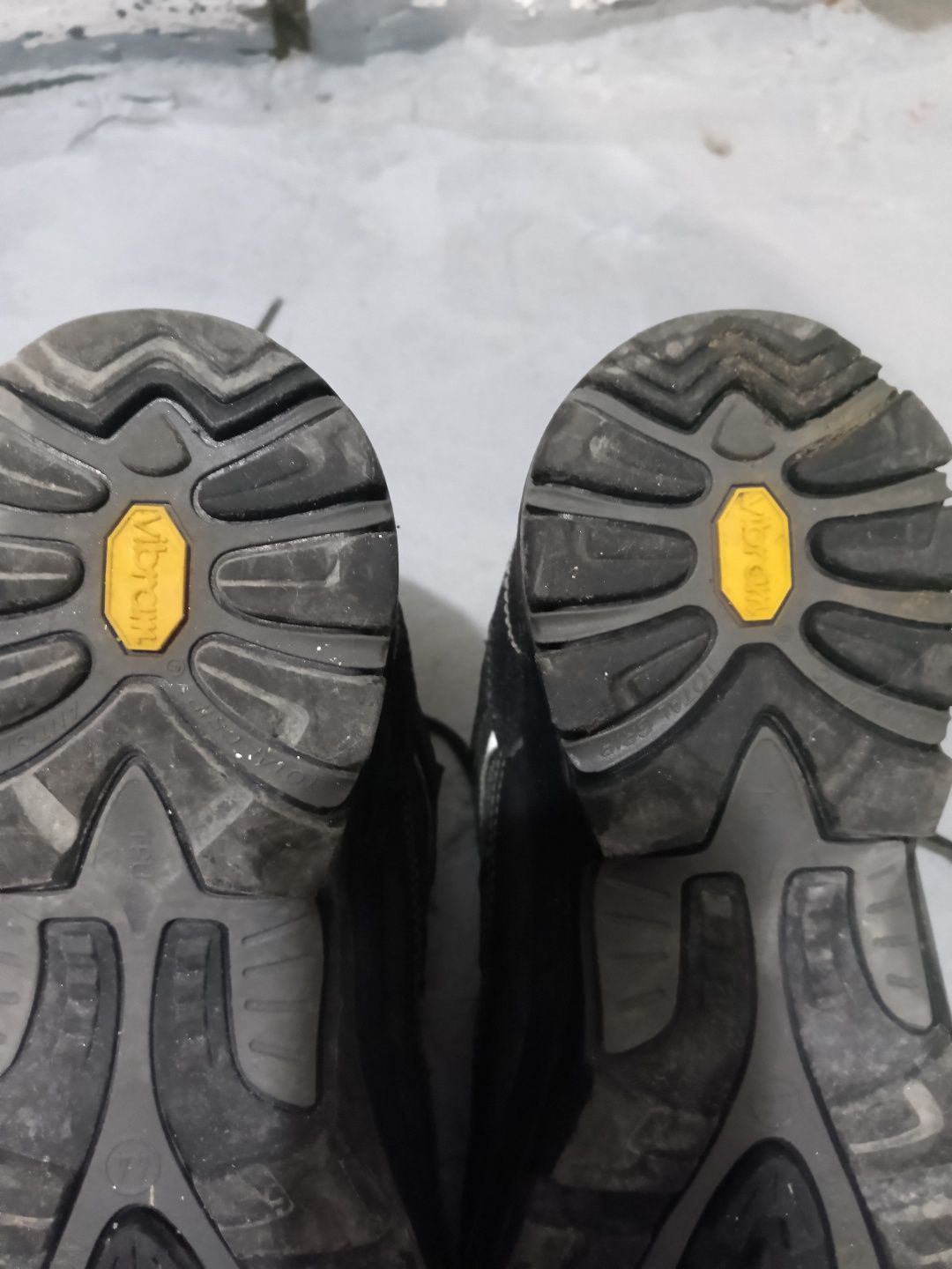 Buty robocze DeWalt.