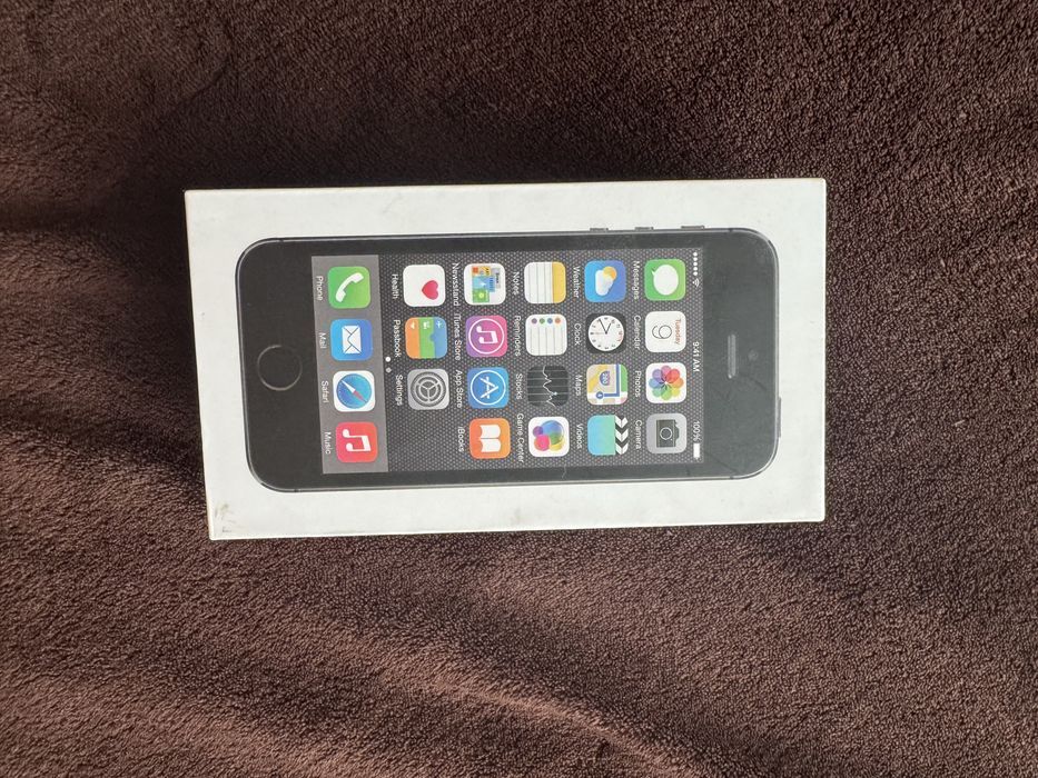 продаю iphone 5s на запчастини