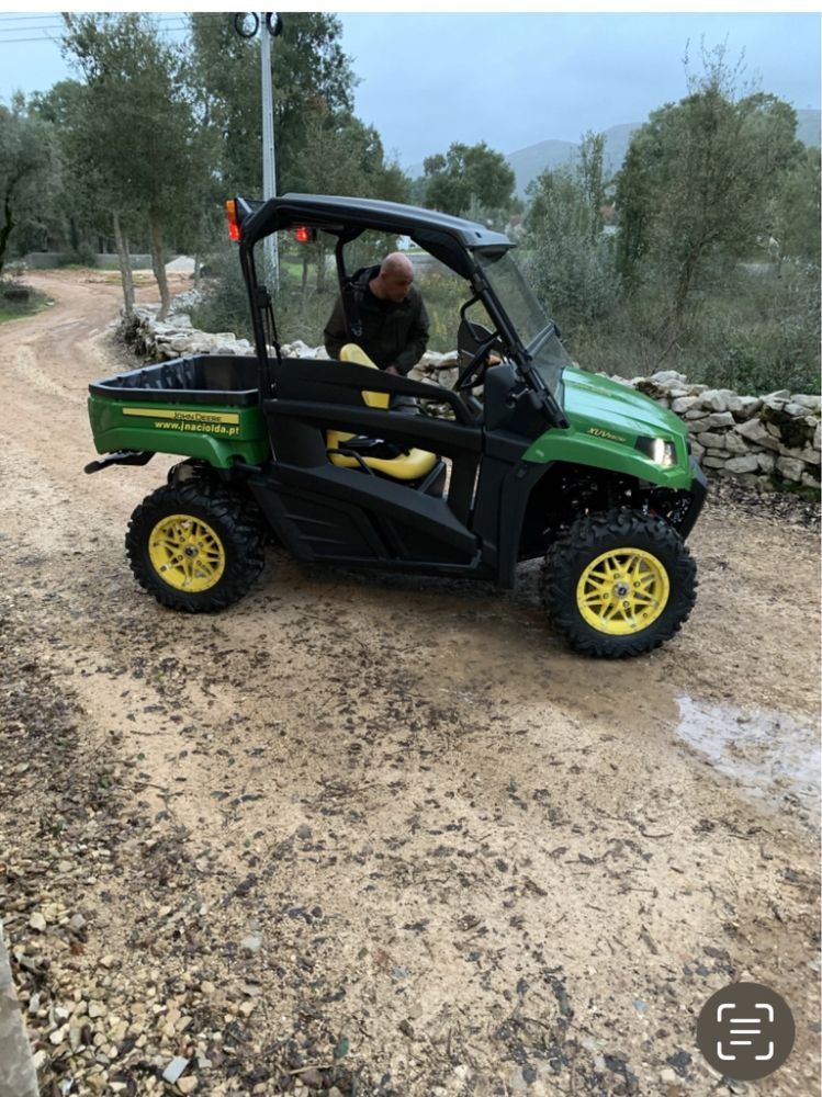 John Deere XUV 590 M - GASOLINA