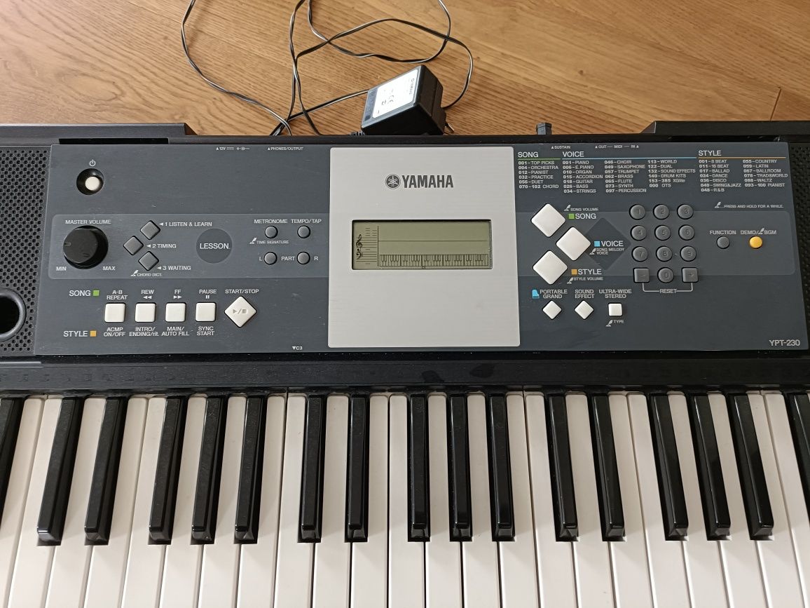 Keyboard Yamaha YPT-230