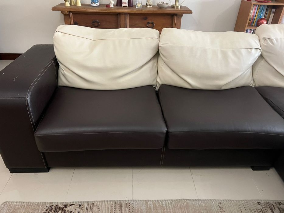 Sofá com chaise longue