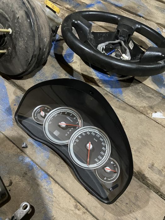 Приборка,приборная панель,,субару легаси 2.0