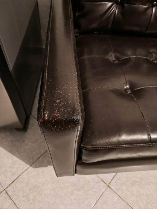 Sofá pele genuíno 3 lugares