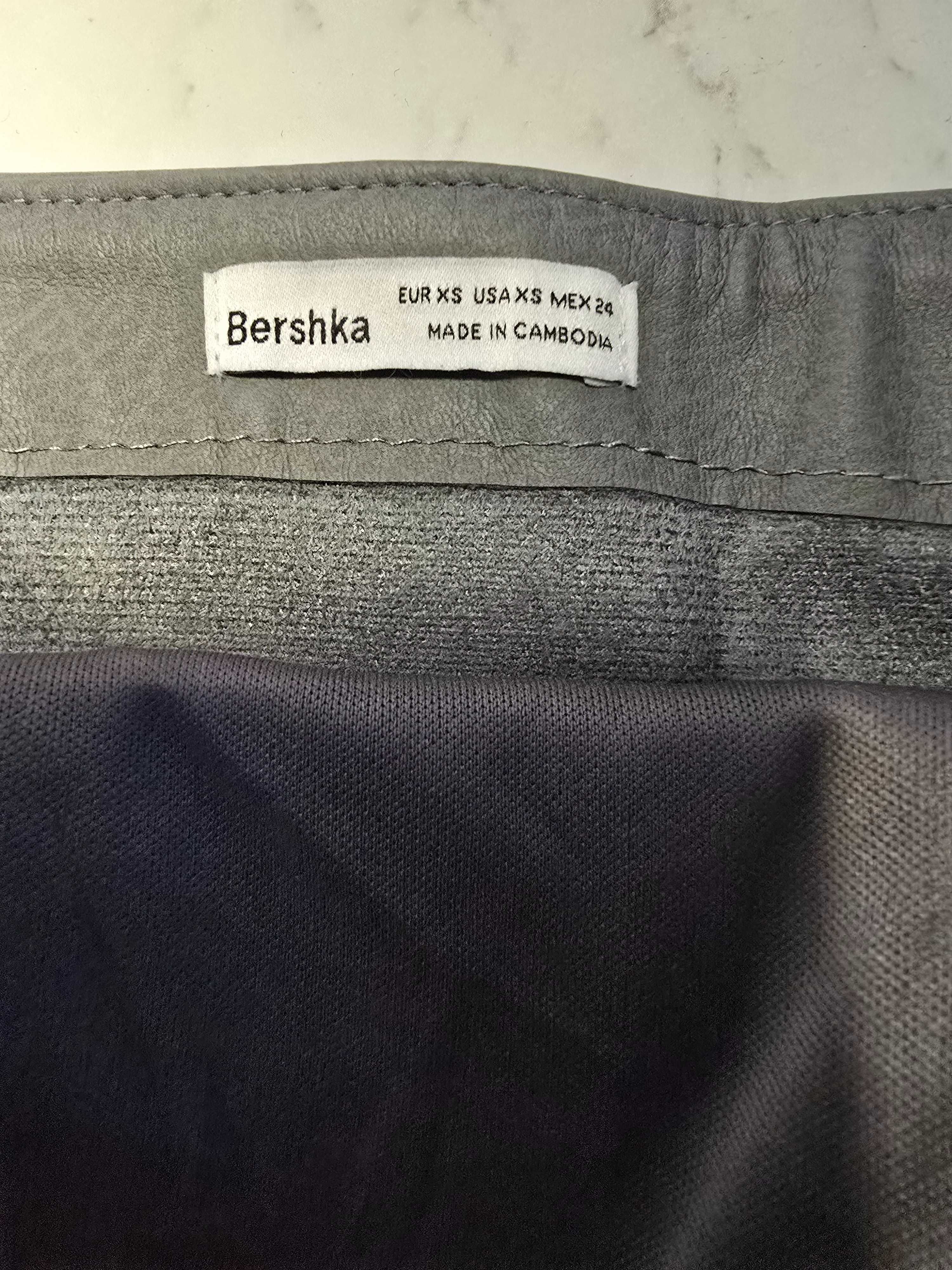 Skórzany top Bershka