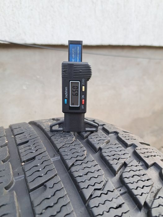 Шини колеса 235 55 R17 KUMHO I'zen KW27 резина покришки Зима