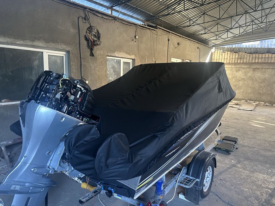 Пошив тентов для лодок  а так же перешивка сидений.