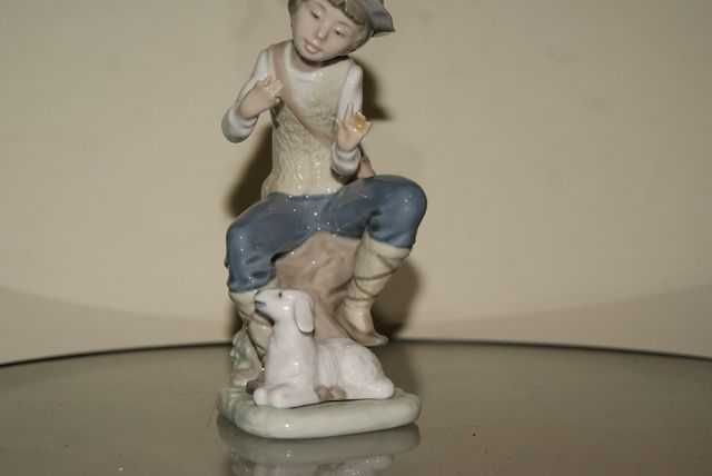 Figurka chłopiec z barankiem, Nao Lladro Hiszpania