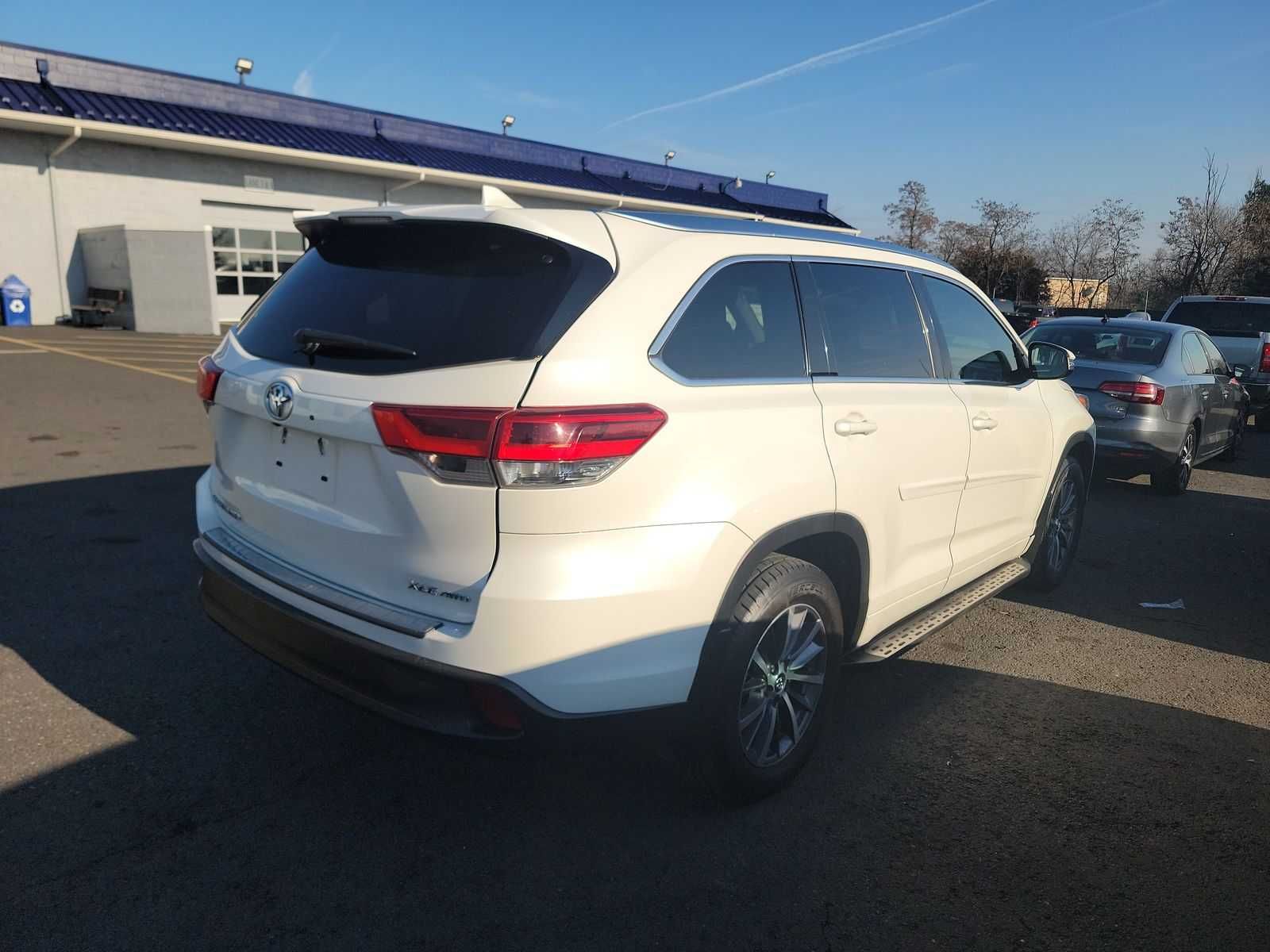 Продаю Toyota Highlander XLE 2017