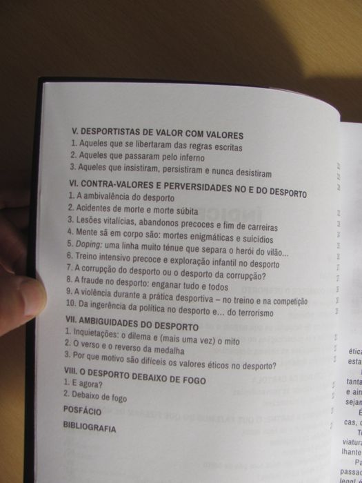 O Desporto Debaixo de Fogo de Armando Neves dos Inocentes