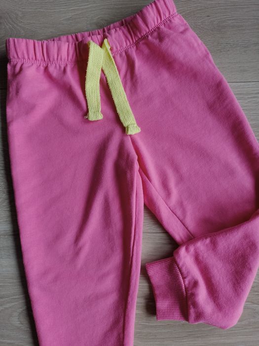 Spodnie dziewczęce dresowe sportowe różowe 86/92