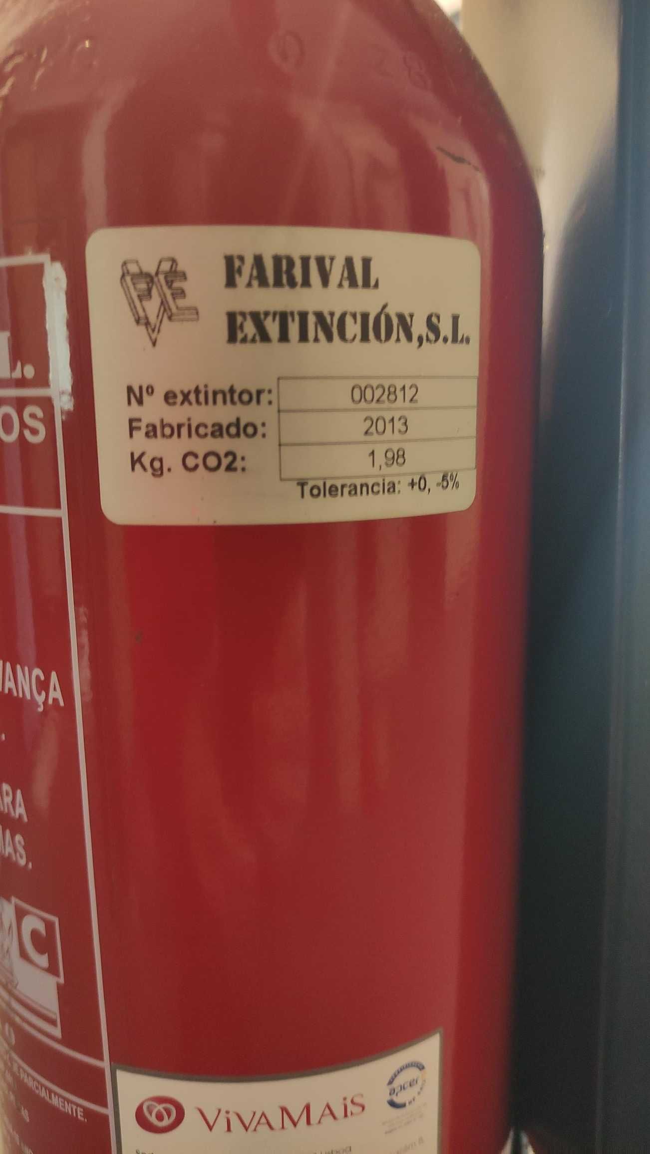 Extintor 2kg Co2 com suporte