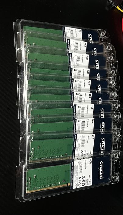 18 sztuk RAM 4 GB crucial