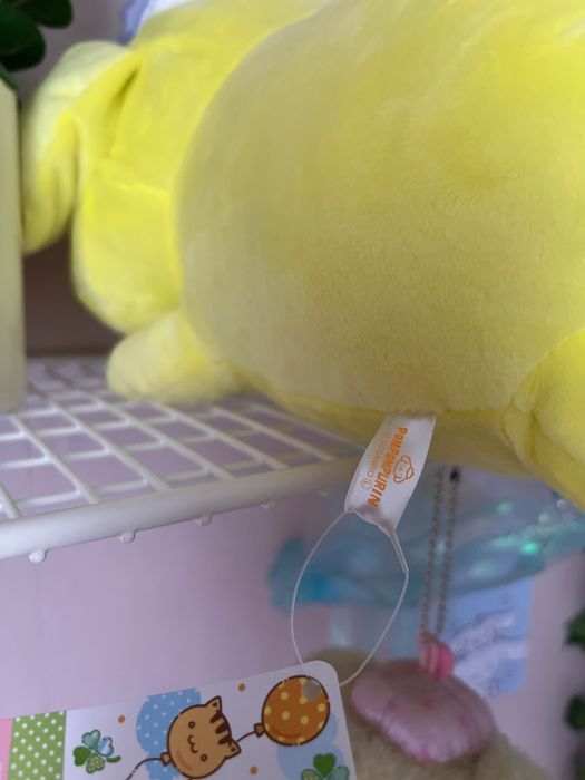 Oryginalny pluszak Pompompurin sleeping FuRyu Sanrio