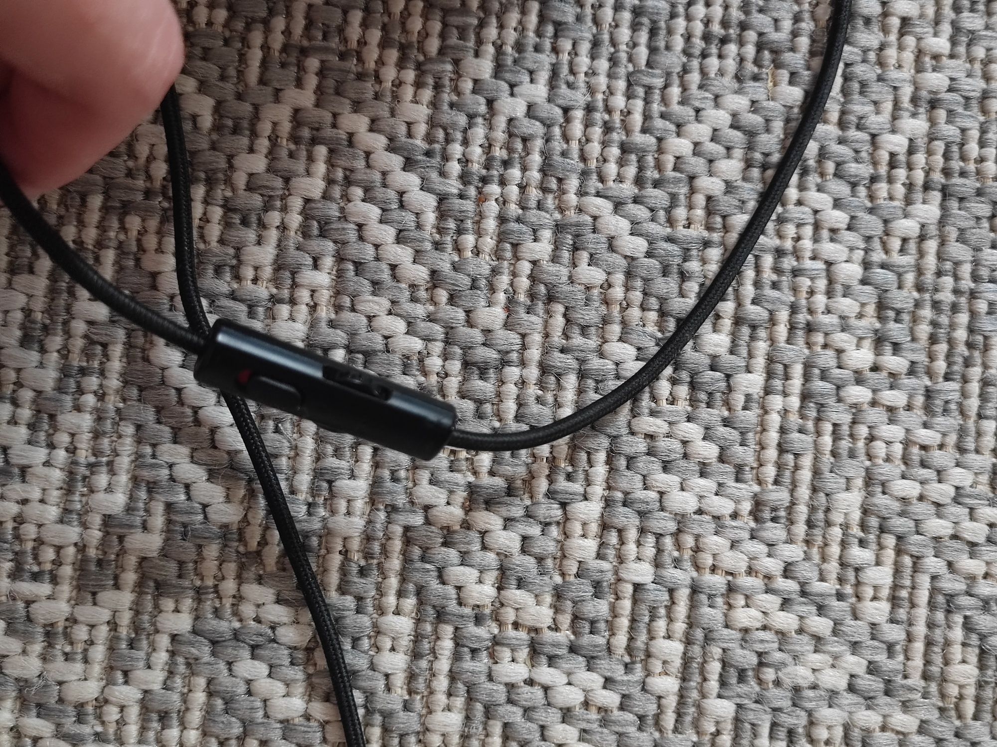 Słuchawki Razer uszkodzony suwak od głośności